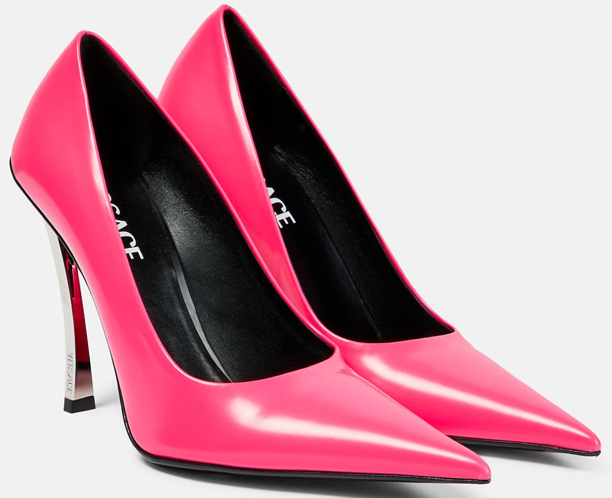 The Pin-Point leather pumps are defined by the elongated pointed toes and curved, high stiletto heels