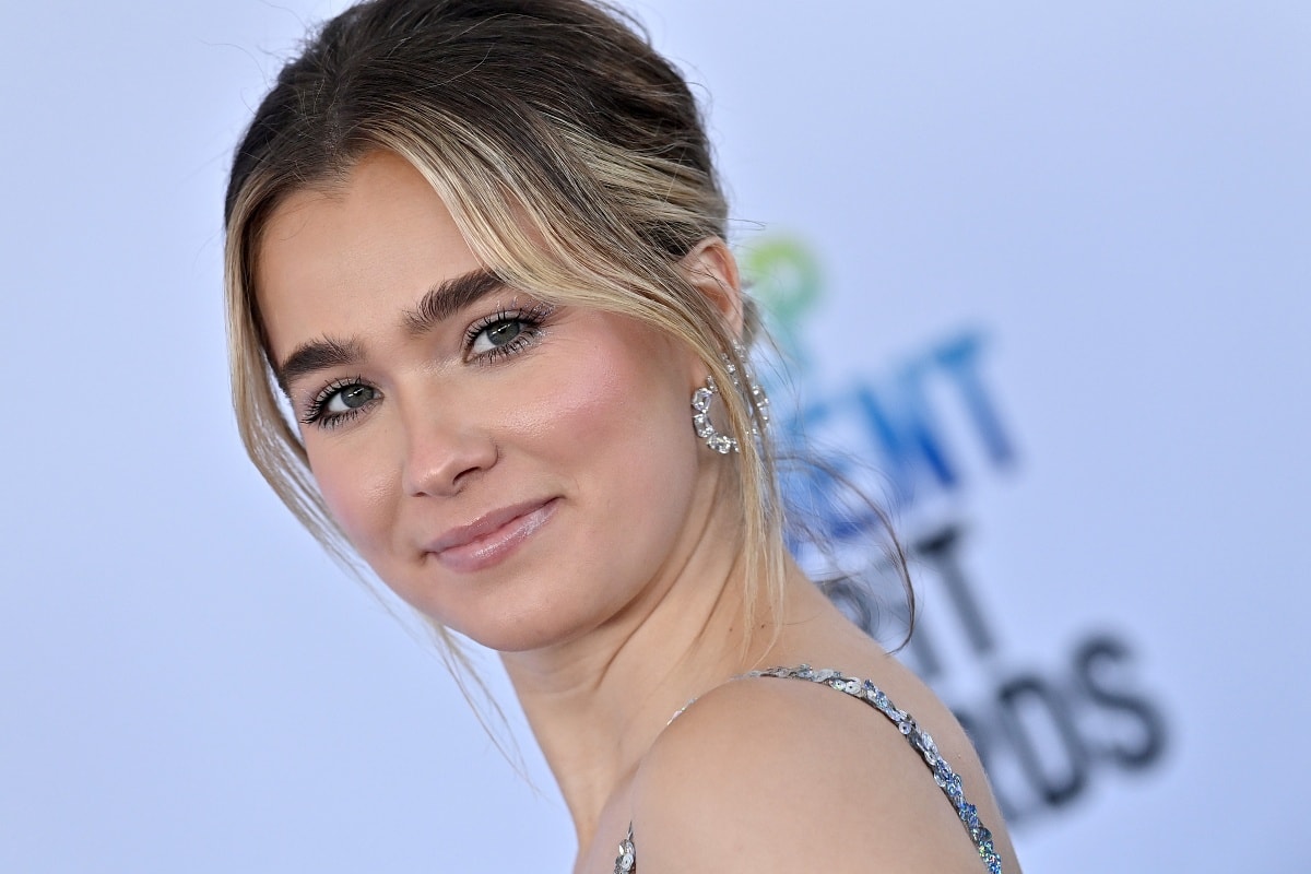 Haley Lu Richardson added more sparkle to her look with diamond earrings