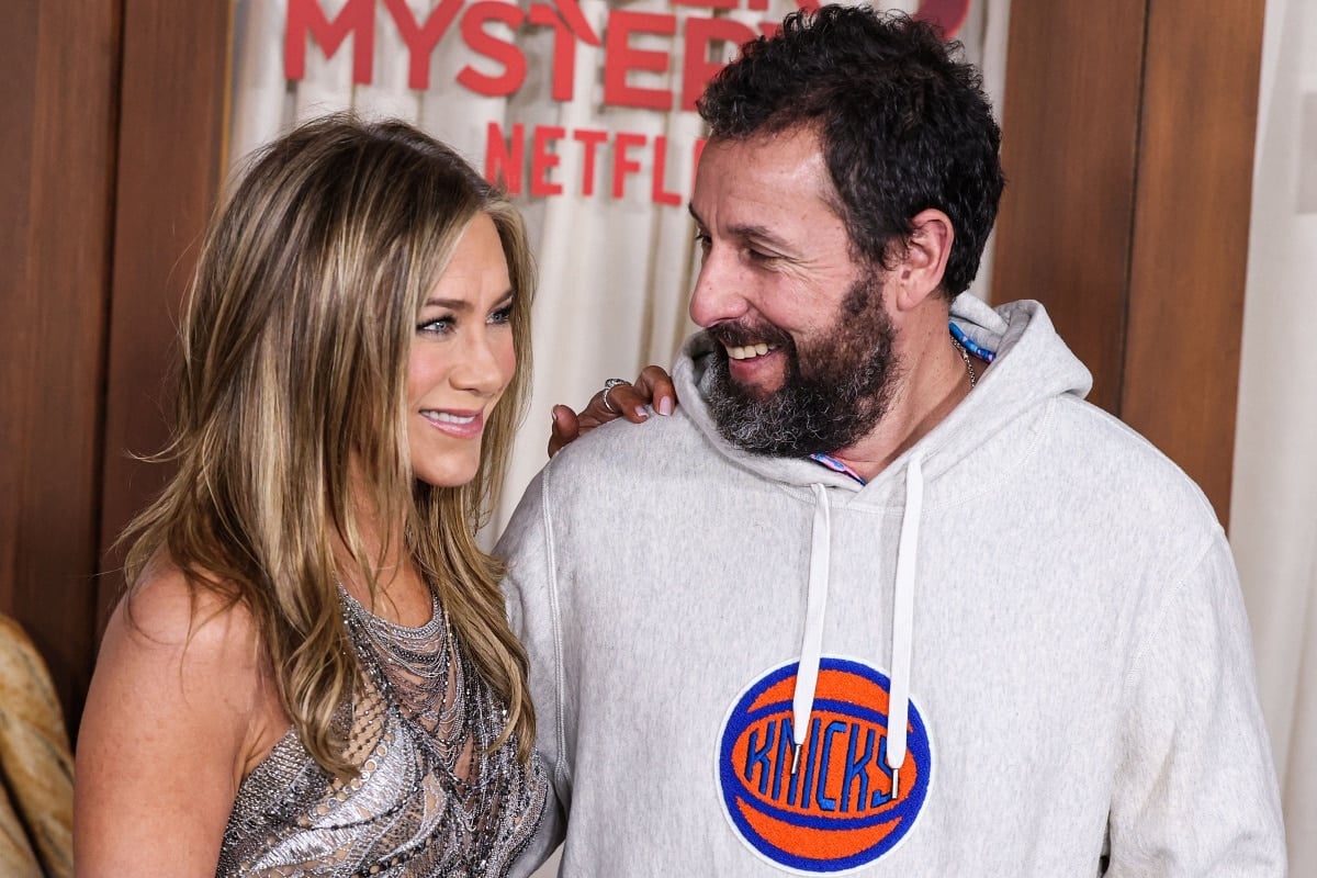 Review: Jennifer Aniston and Adam Sandler win again with snappy 'Murder  Mystery 2' - Los Angeles Times