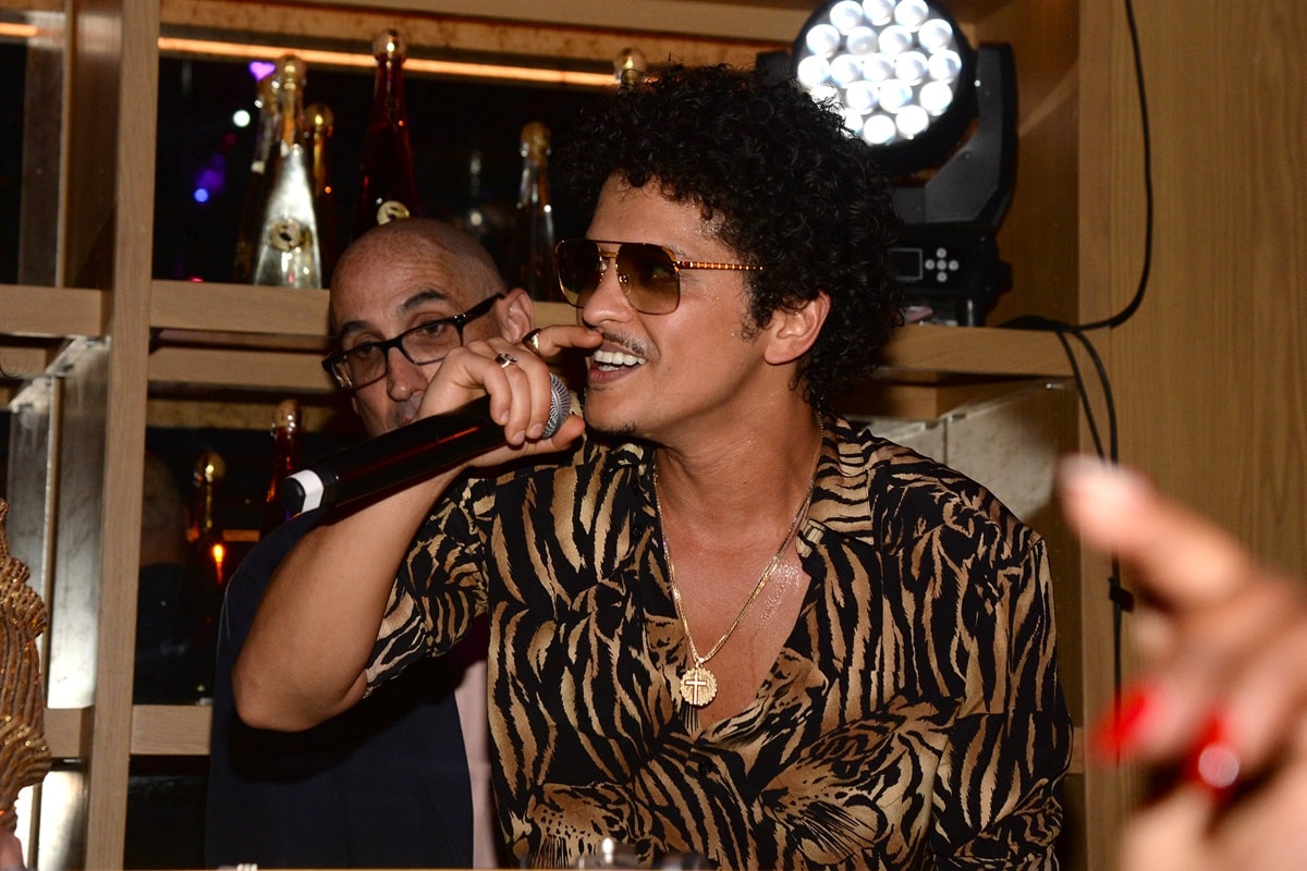 Bruno Mars' song "When I Was Your Man" was inspired by a woman he let slip away, expressing his remorse for not treating her well, and the song's appeal extends beyond his personal experience as everyone makes mistakes