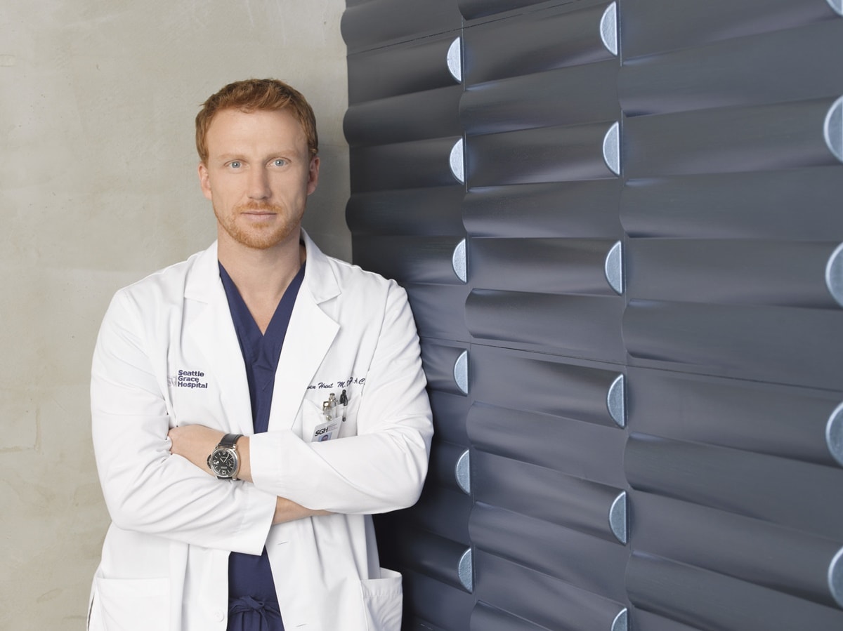 Kevin McKidd, who plays Dr. Owen Hunt in Grey's Anatomy and made his directorial debut in the series, stands at 5ft 11 (180.3 cm)