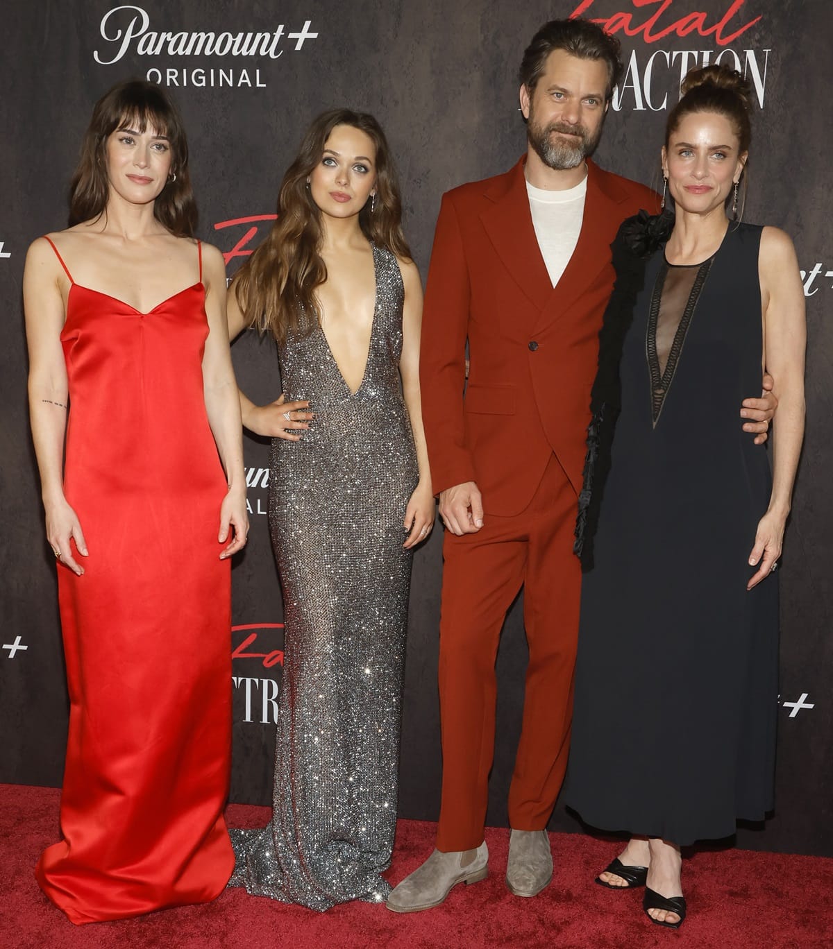 With a towering height of 6ft 1 (185.4 cm), Joshua Jackson stands much taller than his "Fatal Attraction" co-stars Lizzy Caplan, Alyssa Jirrels, and Amanda Peet