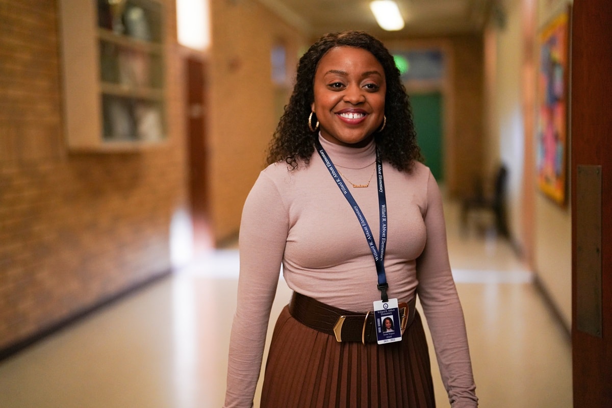 Quinta Brunson, the petite American actress, comedian, and writer famous for her role in "Abbott Elementary," stands at the height of 4 feet 11 inches (149.9 cm)