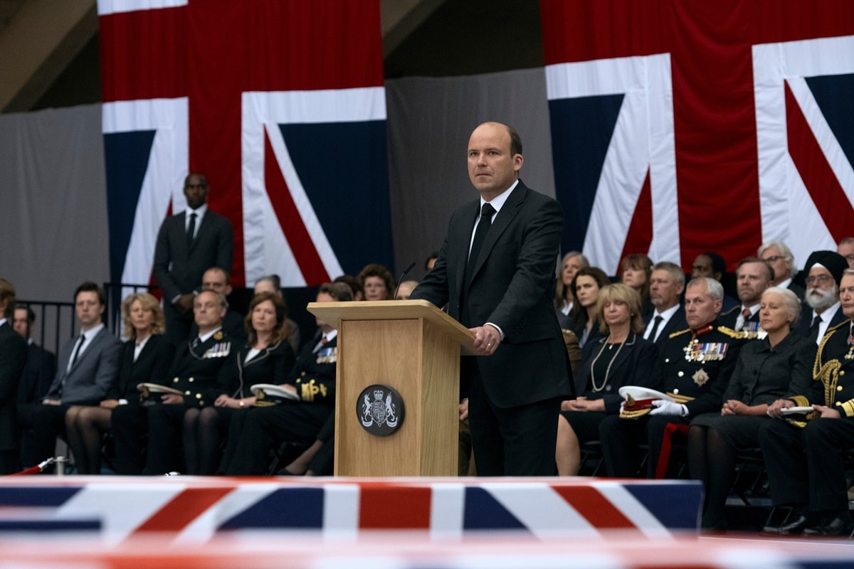 Rory Kinnear plays the role of the volatile Conservative Prime Minister Nicol Trowbridge in the Netflix series The Diplomat