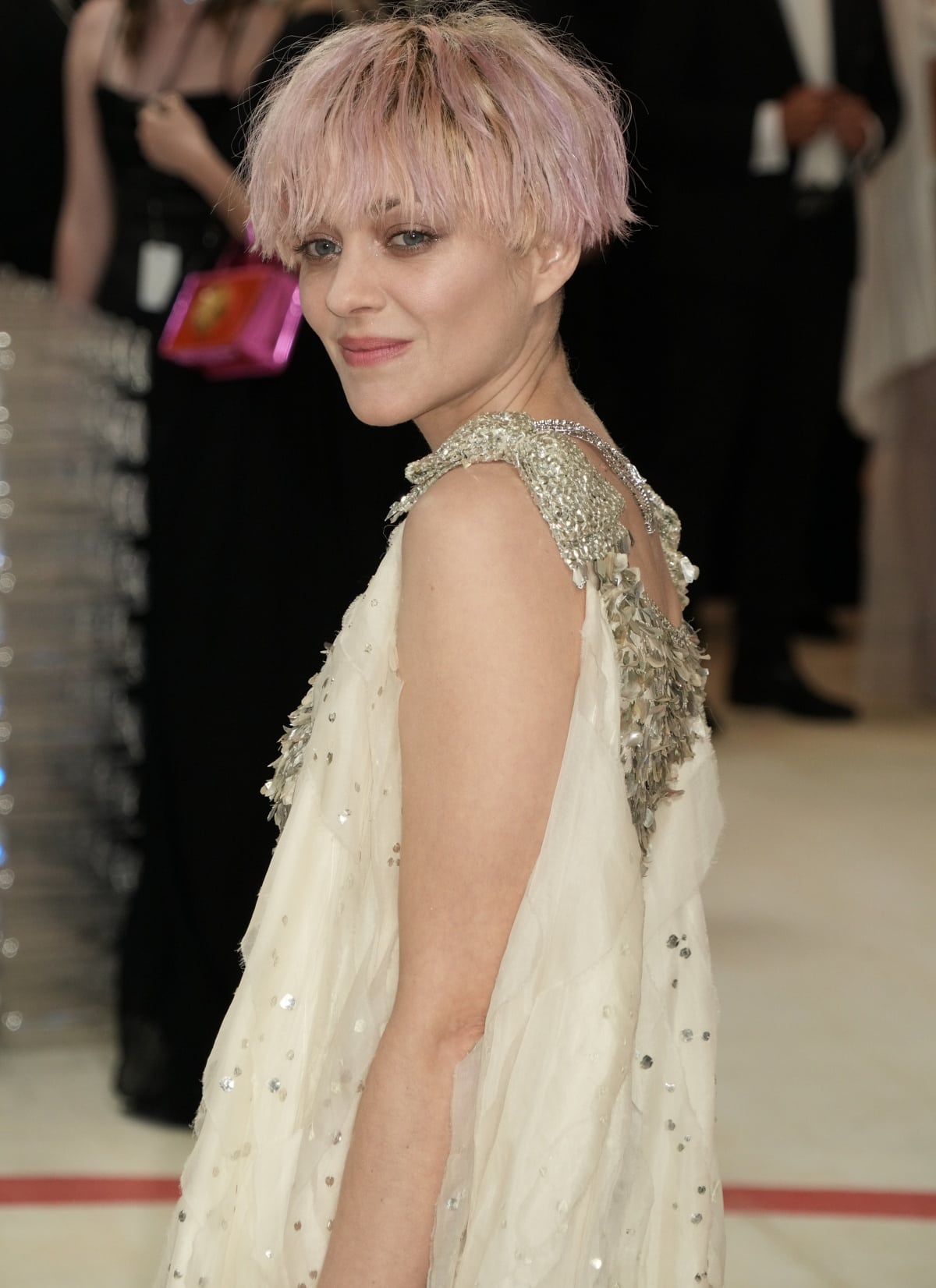 Marion Cotillard stepping out with punk pink hair at the 2023 Met Gala