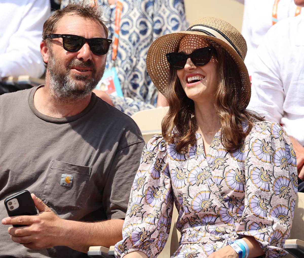 Natalie Portman was all smiles while watching the tennis match during the French Open in Paris