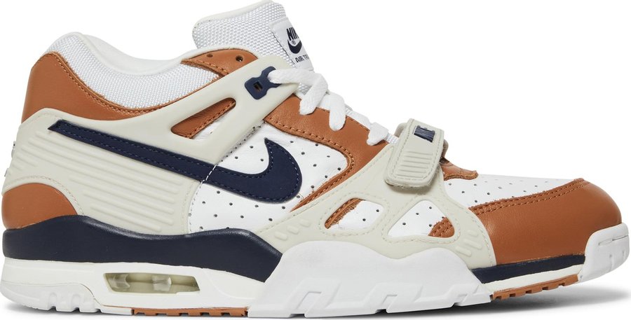 The Nike Air Trainer 3 Medicine Ball is considered the first pair of Bo Jackson sneakers