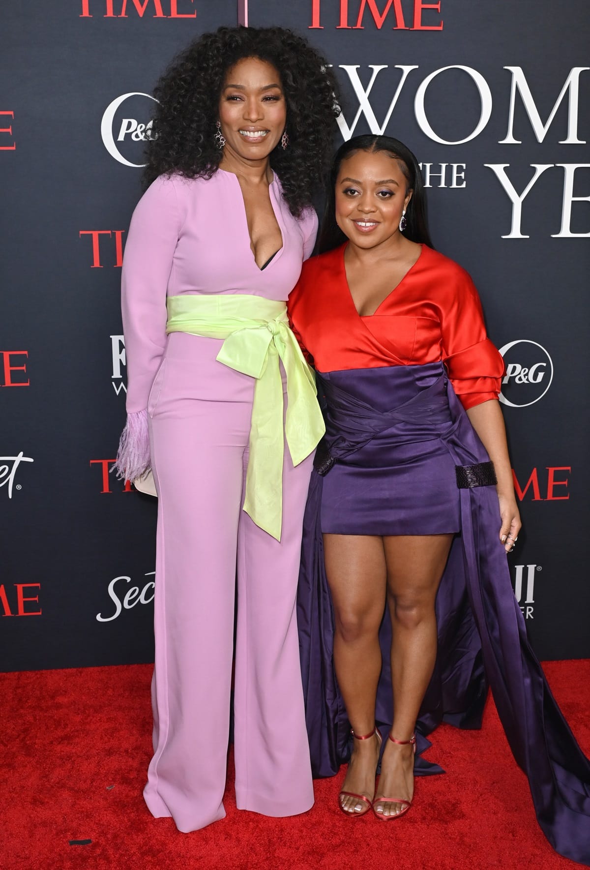 Angela Bassett's height is 5 feet 3.5 inches (161.3 cm), while Quinta Brunson's height is 4 feet 11 inches (149.9 cm), making Angela approximately 4.5 inches (11.4 cm) taller than Quinta