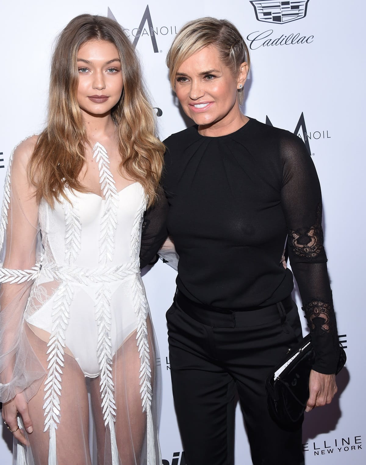 While Yolanda Hadid stands tall at 5ft 8 (172.7 cm), her daughter Gigi Hadid takes it up a notch, measuring in at an impressive 5ft 9 ¼ (175.9 cm)