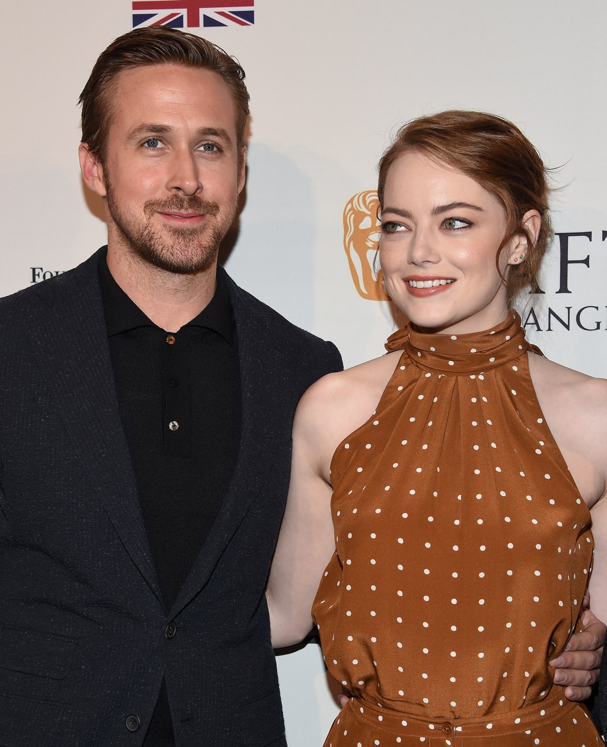 Ryan Gosling is taller than Emma Stone by approximately 9.5 inches (15.9 cm), with him standing at 6 feet ¼ inch (183.5 cm) and her at 5 feet 6 inches (167.6 cm)