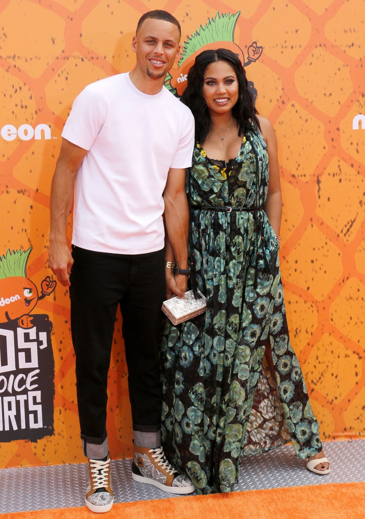 Stephen Curry stands at a height of 6 feet 2 inches (188 cm), while Ayesha Curry has a height of 5 feet 8 inches (173 cm)