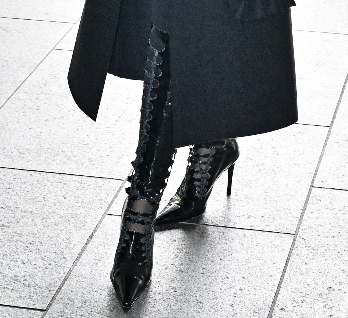 A closer look at Lisa Rinna’s knee-high patent leather boots