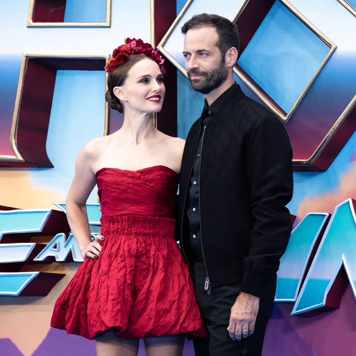 Benjamin Millepied is approximately 5 feet 10 inches (1.78 meters) tall, making him noticeably taller than Natalie Portman, who stands at 5 feet 2 ½ inches (158.8 cm), resulting in a height difference of around 7 ½ inches (19.2 cm)