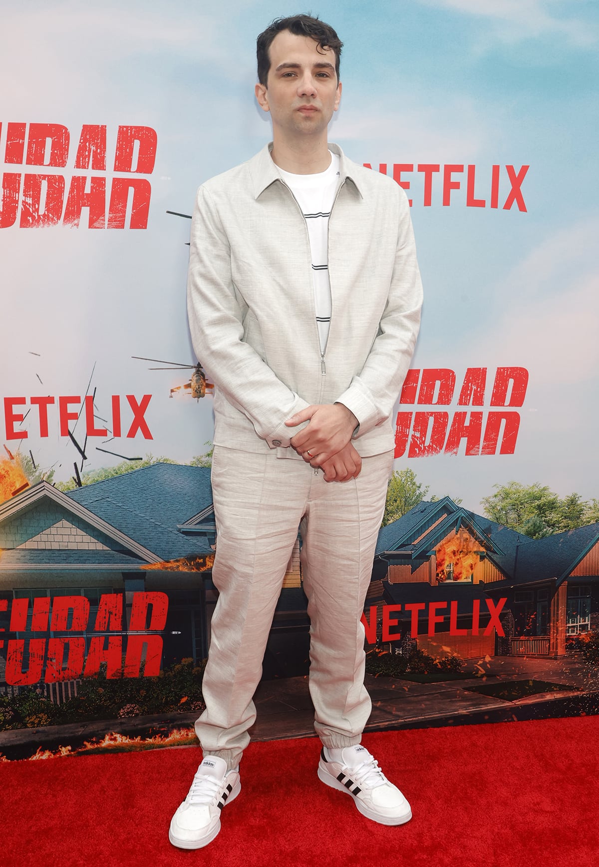 Jay Baruchel is a kindergarten teacher in FUBAR, standing at 5 feet and 11 ¾ inches