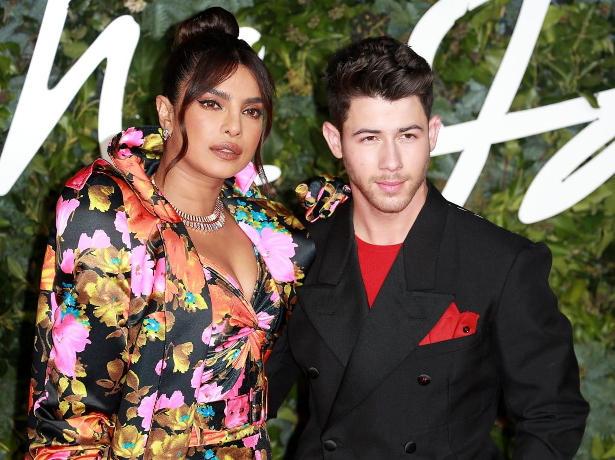 When not wearing high heels, Priyanka Chopra is 5 feet 6 inches (167.6 cm) tall, while Nick Jonas is approximately 0.75 inches (1.9 cm) taller than her with a height of 5 feet 6 ¾ inches (169.5 cm)