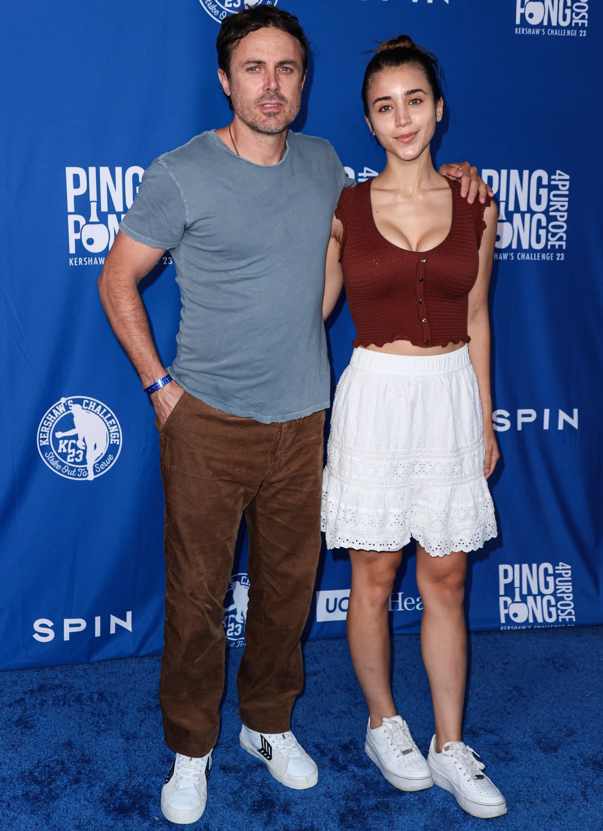 Casey Affleck and Caylee Cowan share an age gap of 23 years, with a slight height difference of four inches between them