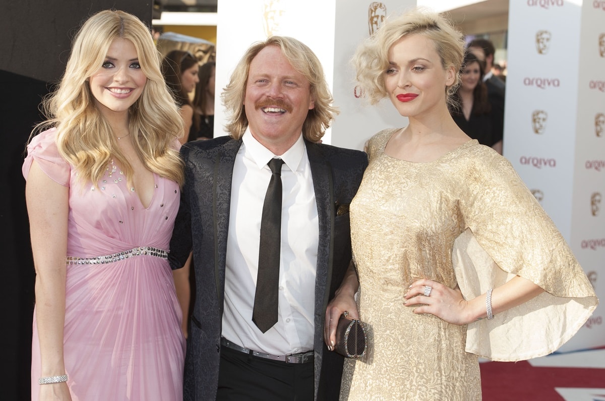 Fearne Cotton is the shortest of the three, standing at 5 feet 6 inches (167.6 cm), while Holly Willoughby is the tallest at 5 feet 7 ¼ inches (170.8 cm), with Keith Lemon in between at 5 feet 7 inches (170.2 cm)