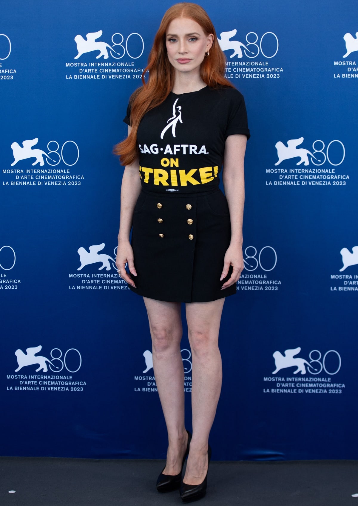 Jessica Chastain making a statement in a SAG-AFTRA On Strike T-shirt at the Memory photocall during the 80th Venice International Film Festival