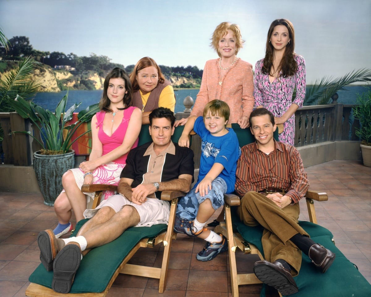 Promo shot of the American television sitcom Two and a Half Men featuring the cast during the second season of the show