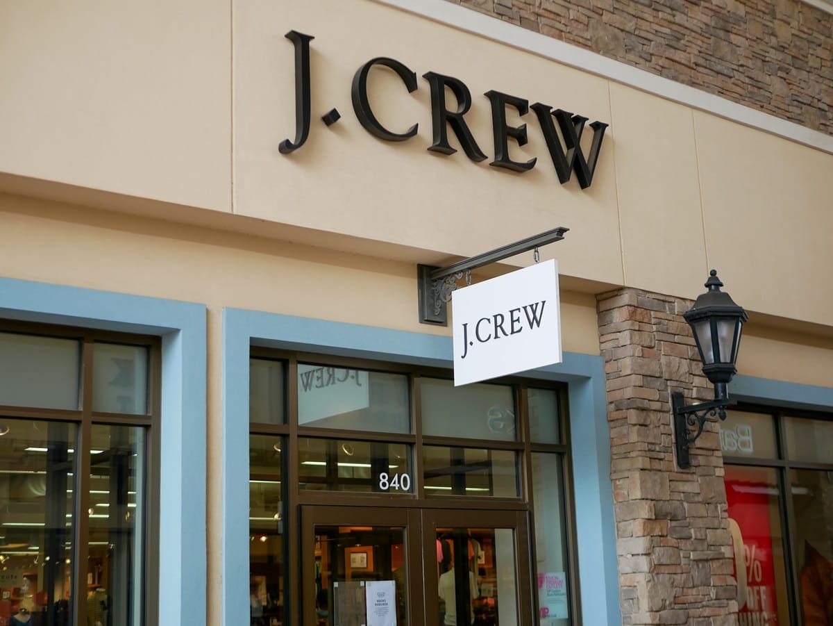 In 2004, the American multi-brand retailer J. Crew acquired the rights to Madewell