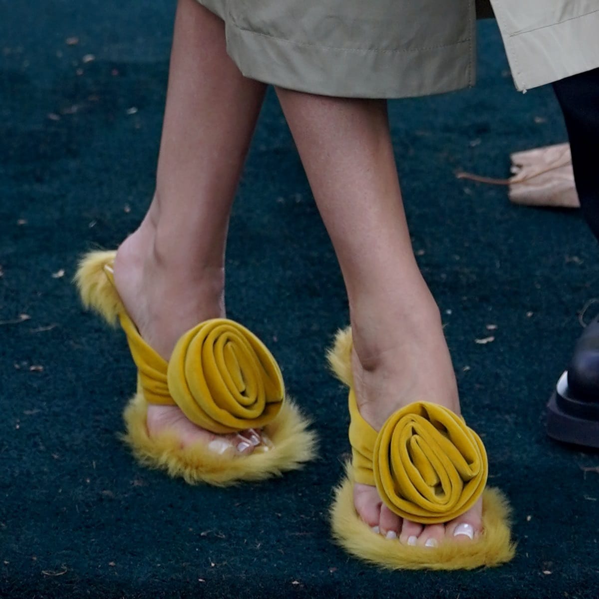 Rosie Huntington-Whiteley shows off her feet in lemon yellow Burberry Rose 100mm shearling velvet sandals