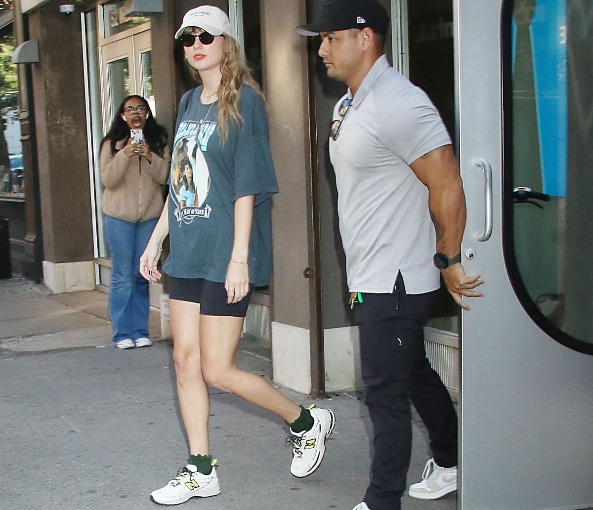 Taylor Swift spotted exiting the Electric Lady Studios in New York City