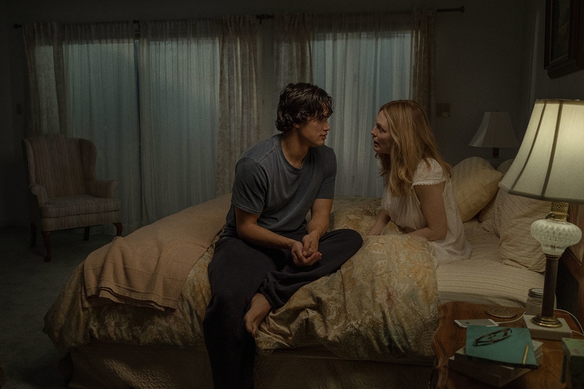 May December is loosely based on the story of Mary Kay Letourneau, a teacher and convicted sex offender