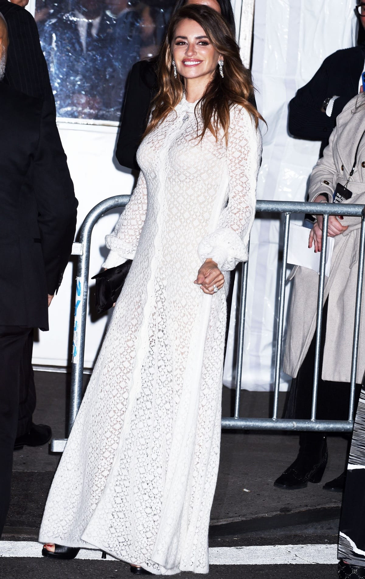 Penélope Cruz exuding elegance in a look from Chanel’s Fall/Winter 2023 Ready-to-Wear collection at the 2023 Gotham Independent Film Awards