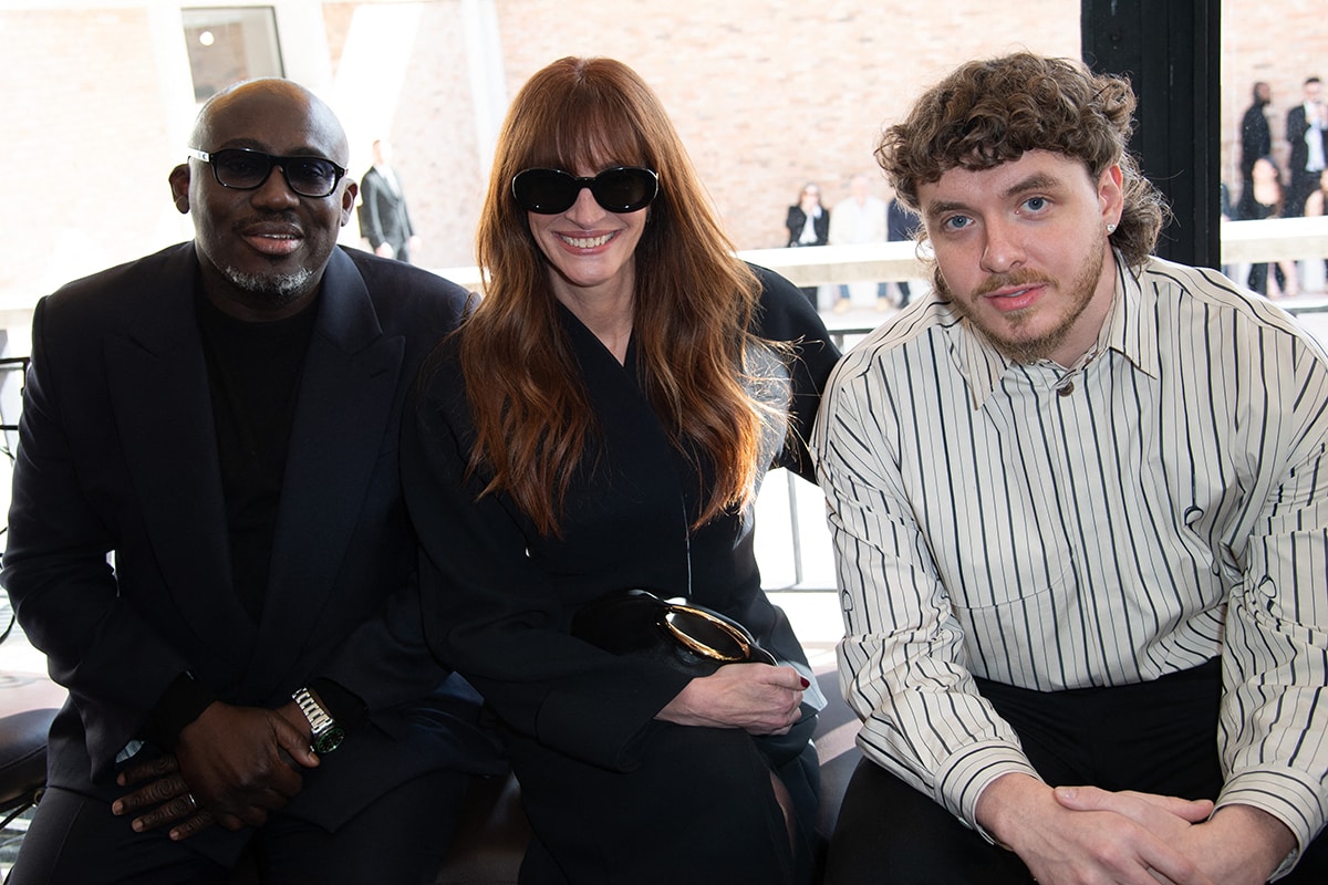 Edward Eningful, Julia Roberts, and Jack Harlow at the Jacquemus "Les Sculptures" Spring 2024 Fashion Show at Fondation Maeght in Saint-Paul de Vence in France on January 29, 2024