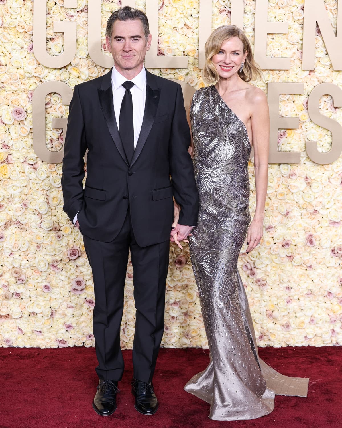Hollywood's dazzling couple, Naomi Watts and Billy Crudup, make their glamorous debut on the Golden Globe red carpet, showcasing their love and style