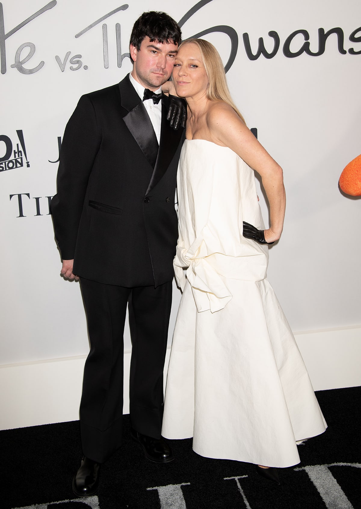 Chloë Sevigny poses with her Croatian art gallery director husband Siniša Mačković at the NYC premiere of Feud Season 2