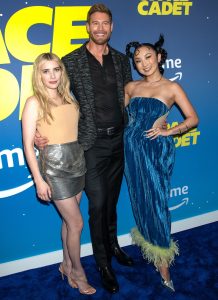 Emma Roberts at 5’1½” Makes a Statement Next to 6’5” Co-Star Tom Hopper