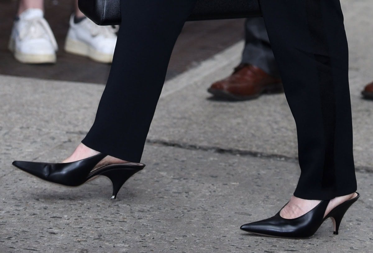 Meryl Streep wears the Gianvito Rossi “Sofia Sling” slingback pumps, recognizable for their sharp, pointed toes and curved heels